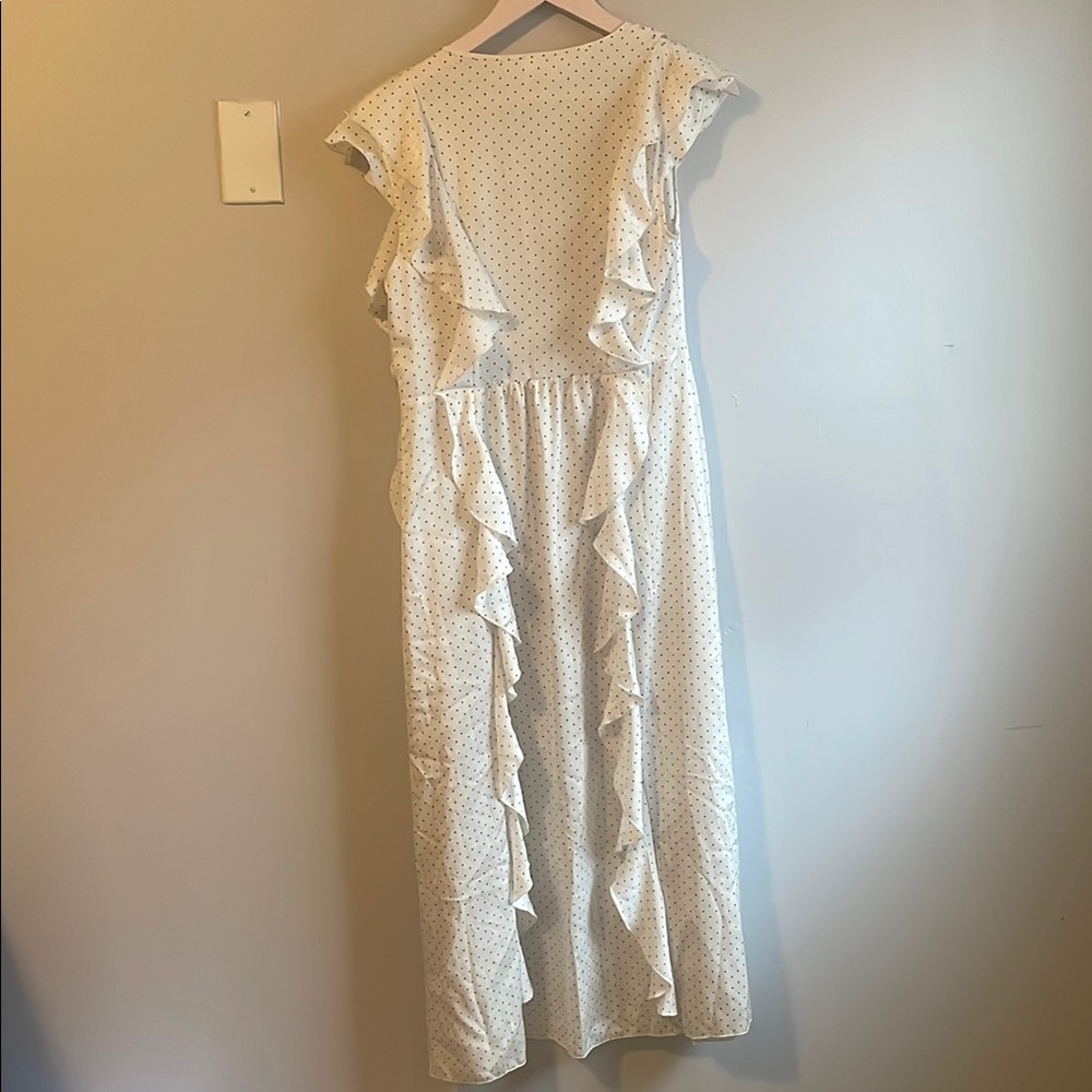 Elegant Cream Ruffle Robe - Picture 4 of 4
